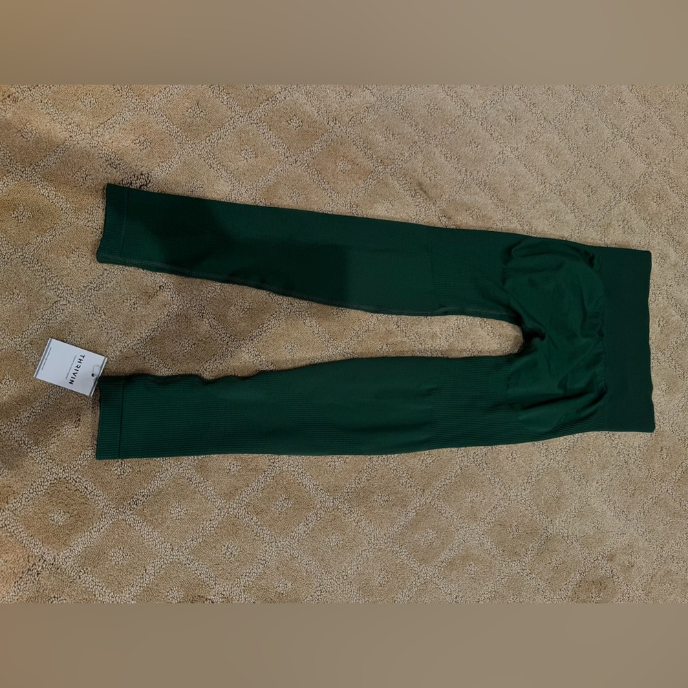 Thrivin Green Leggings, butt lifting, thigh , waist support size xs NWT